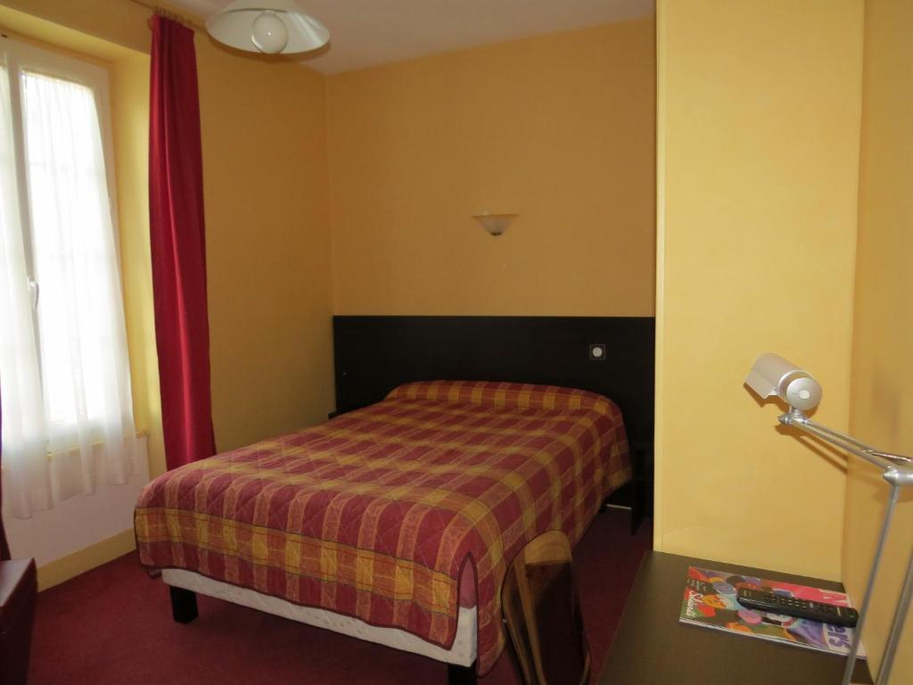Hotel De Cleves Nevers Værelse billede