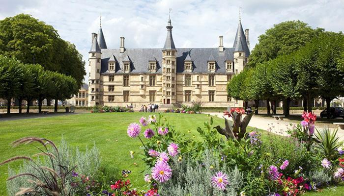 Hotel De Cleves Nevers Eksteriør billede